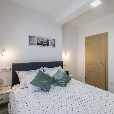 Apart Sa Terasom 250M Od Plaze,Parking,Wi Fi,Rostilj Trogir Exterior foto