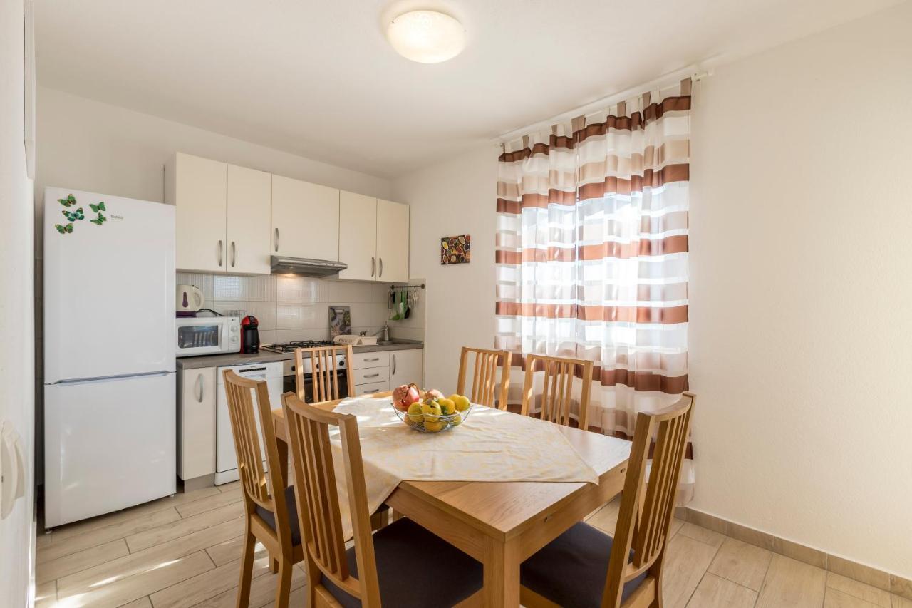 Apart Sa Terasom 250M Od Plaze,Parking,Wi Fi,Rostilj Trogir Exterior foto