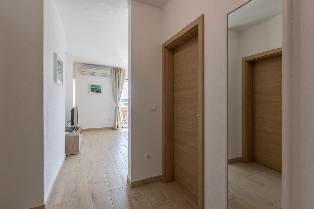 Apart Sa Terasom 250M Od Plaze,Parking,Wi Fi,Rostilj Trogir Exterior foto