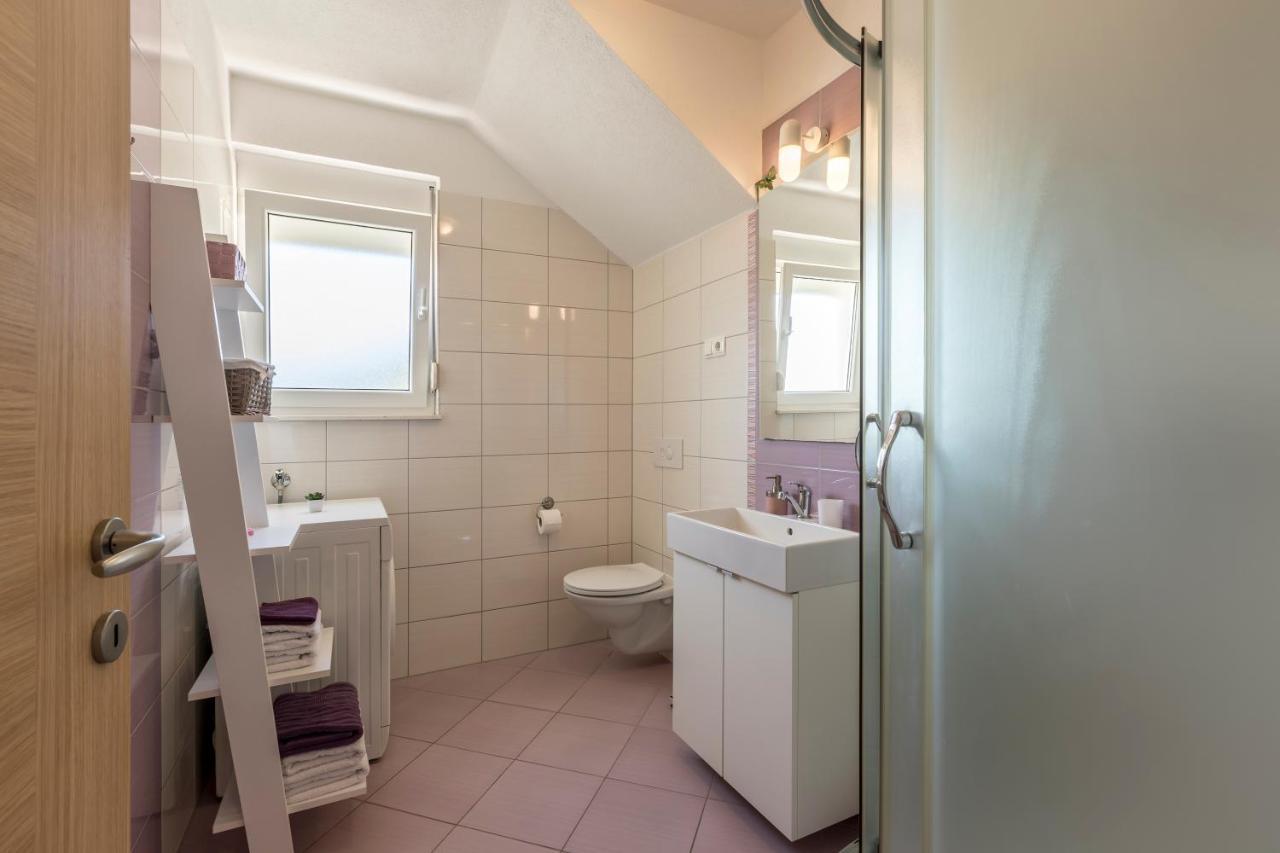 Apart Sa Terasom 250M Od Plaze,Parking,Wi Fi,Rostilj Trogir Exterior foto