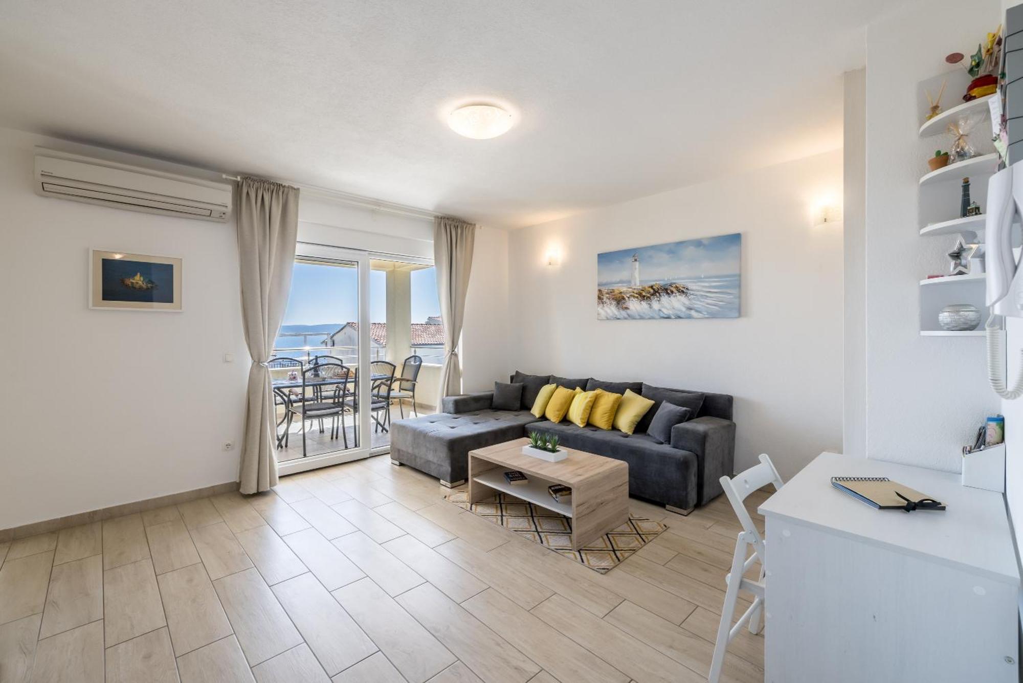 Apart Sa Terasom 250M Od Plaze,Parking,Wi Fi,Rostilj Trogir Exterior foto